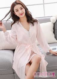 Gợi ý mẹo chọn váy ngủ giúp nàng xinh lung linh đón Tết.