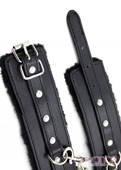 Còng tay SM Adam Quyền Lực