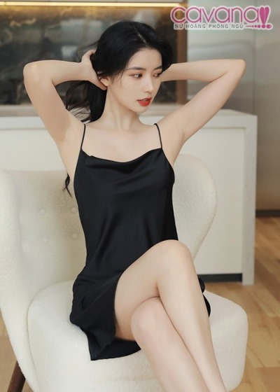 Đầm ngủ lụa hai dây Mùa Hạ Nóng Bỏng - Đen