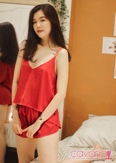 Đồ ngủ lụa Ánh nắng của anh - đỏ ruby