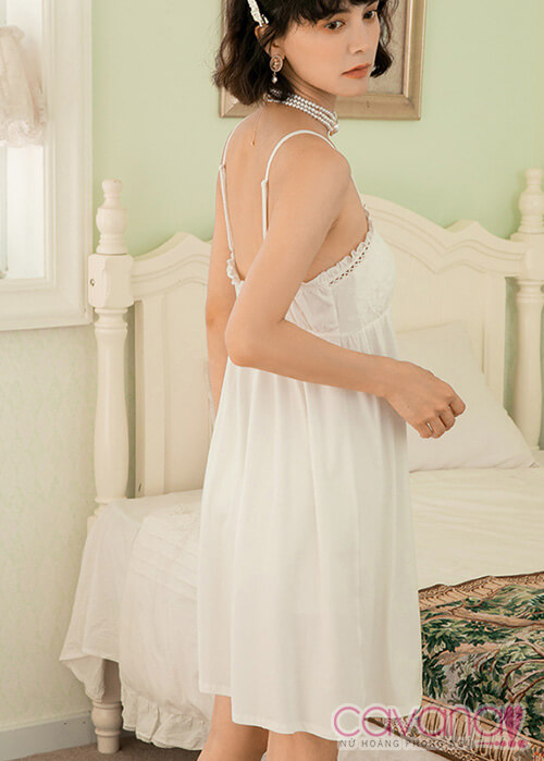 Đầm ngủ 2 dây mặc nhà Nắng Ban Mai - Trắng Đầm ngủ 2 dây mặc nhà Nắng Ban Mai - Trắng