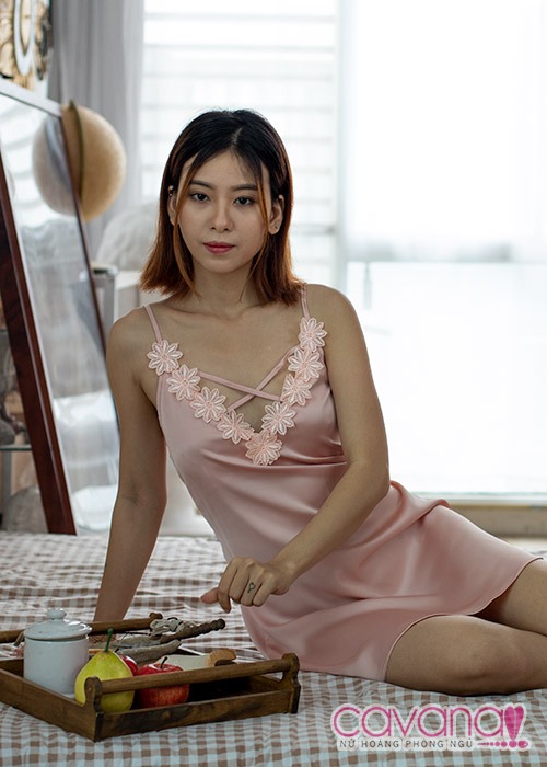 Đầm ngủ gợi cảm Như phút ban đầu - hồng Đầm ngủ gợi cảm Như phút ban đầu - hồng