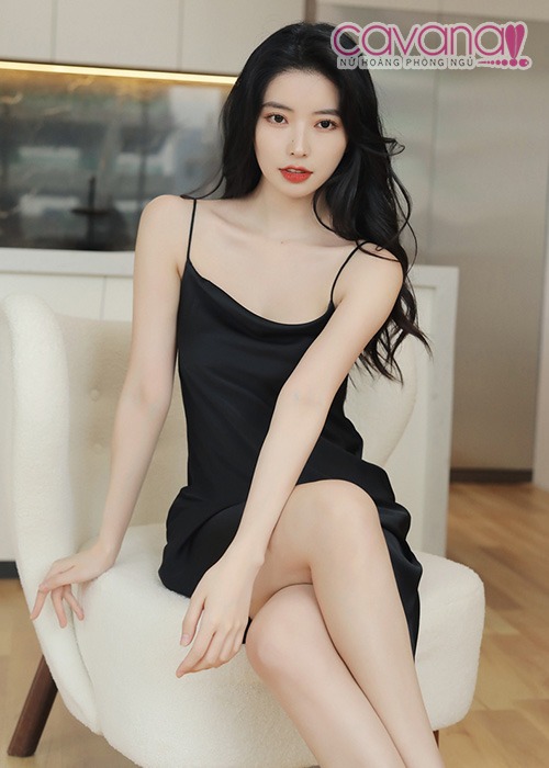 Đầm ngủ lụa hai dây Mùa Hạ Nóng Bỏng - Đen