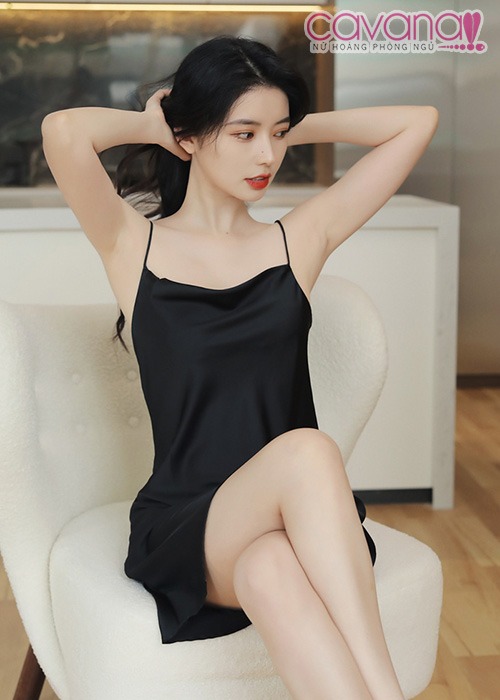 Đầm ngủ lụa hai dây Mùa Hạ Nóng Bỏng - Đen