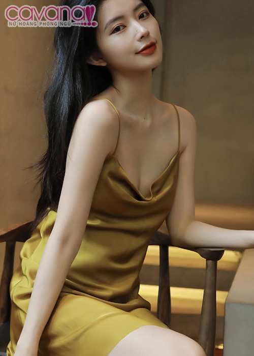 Đầm ngủ lụa hai dây Mùa Hạ Nóng Bỏng - Vàng