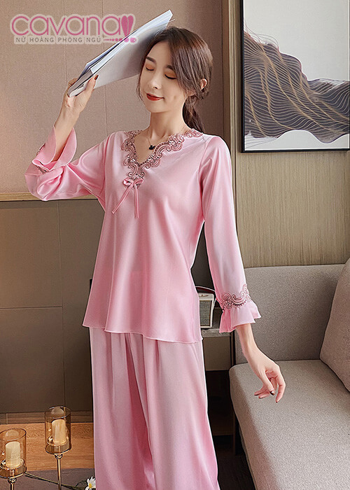 Đồ ngủ Pijama dài tay phối ren cổ chữ V Hoa Hồng Leo - Hồng Đồ ngủ Pijama dài tay phối ren cổ chữ V Hoa Hồng Leo - Hồng