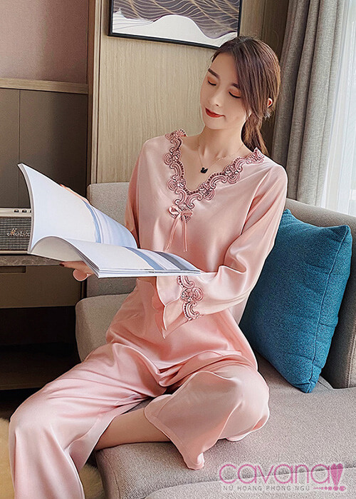 Đồ ngủ Pijama dài tay phối ren cổ chữ V Hoa Hồng Leo - màu Champion