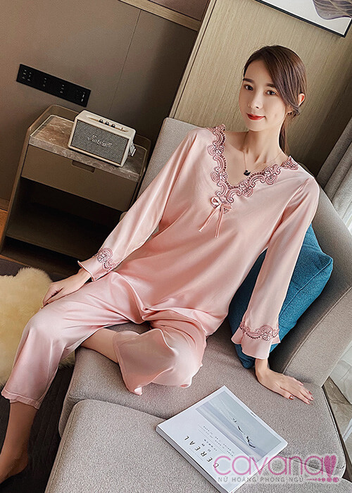 Đồ ngủ Pijama dài tay phối ren cổ chữ V Hoa Hồng Leo - màu Champion